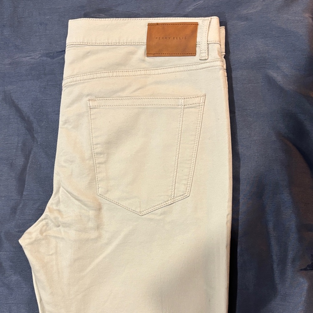 Perry Ellis Men's Beige Slim Jeans